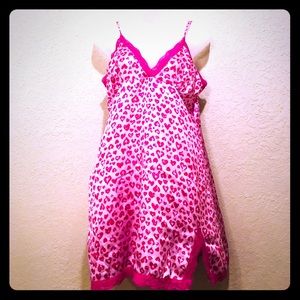 {Jonathan Martin} Pink heart graphic slip/chemise